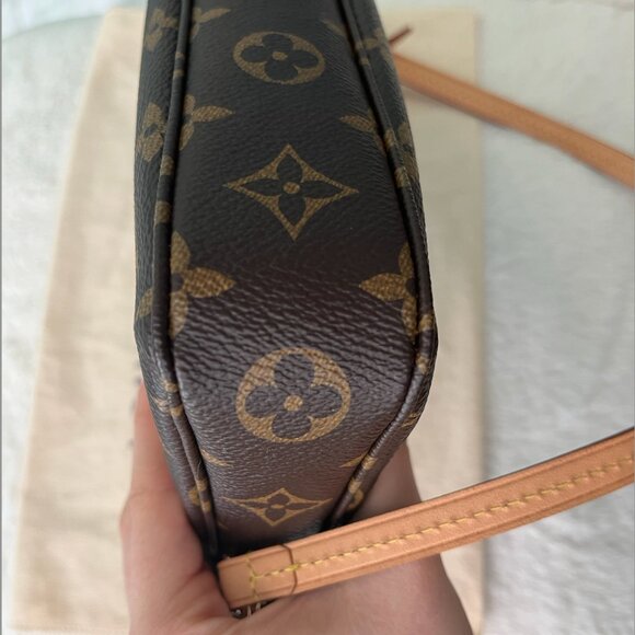 Louis Vuitton Pochette Accessoires w/ Tags PERFECT CONDITION - Picture 9 of 16